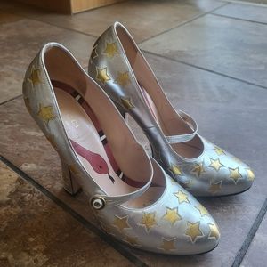 Vintage silver Gucci pumps